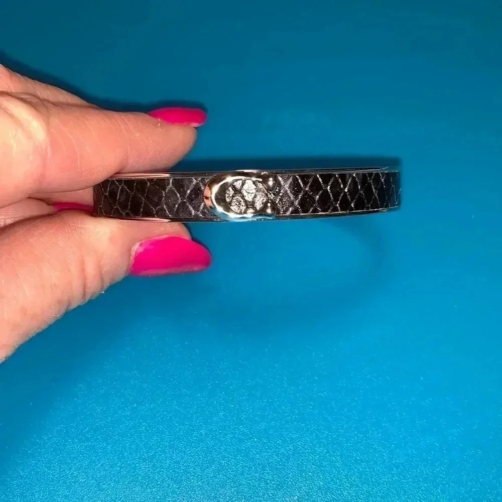 COACH BRACELET,magnetic closure.Excellent Condition.